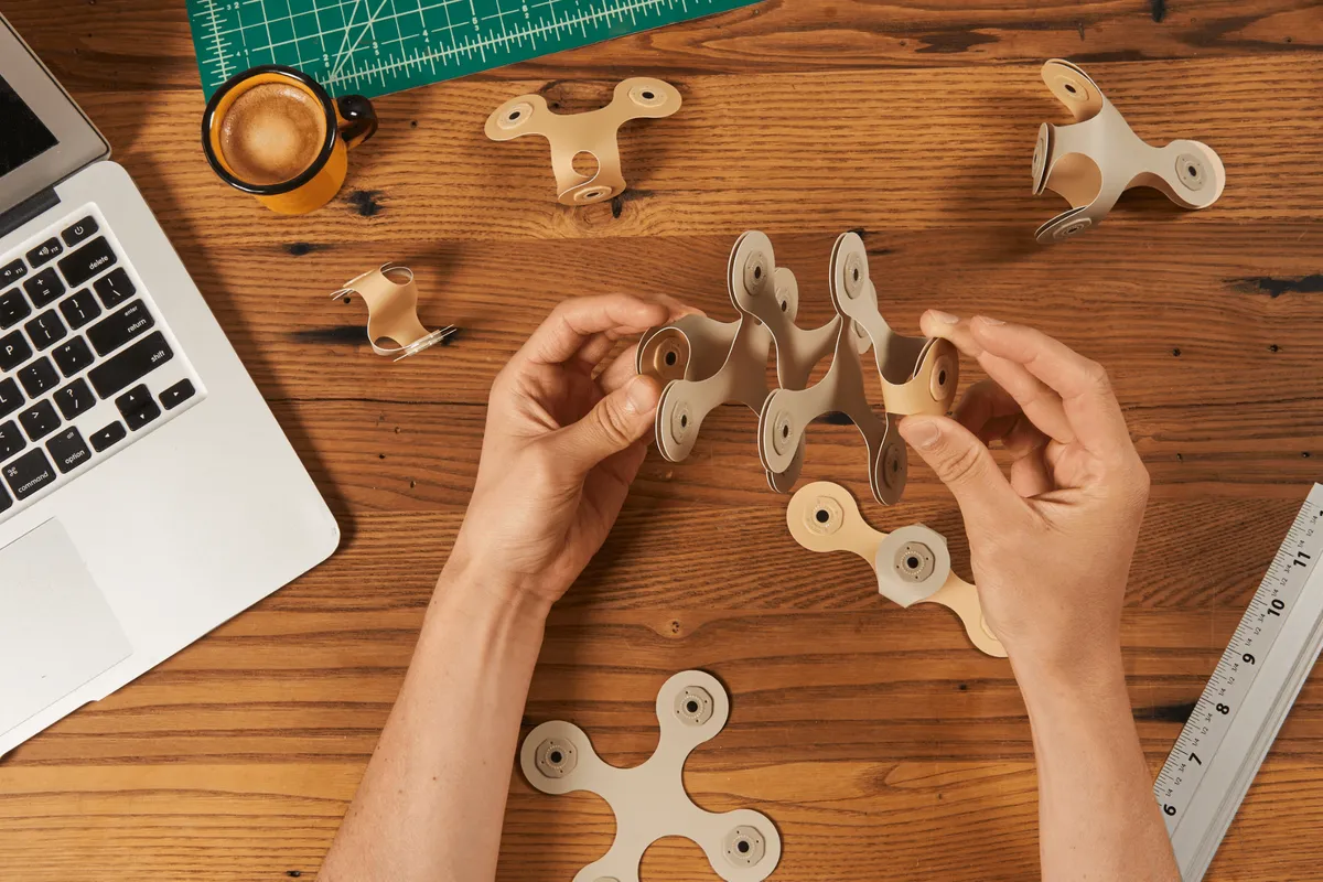 Klocki przestrzenne Clixo - Designer Pack - beżowo-szary - 9 el. - miniatura 3