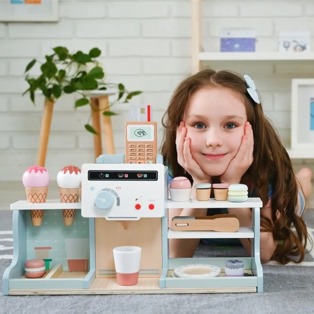 Kawiarnia z ekspresem i lodami - miniatura 5