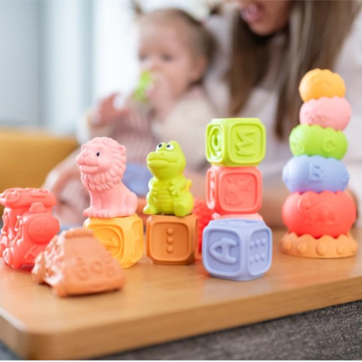 Duży zestaw zabawek sensorycznych z pojazdami - 14 el. - miniatura 2