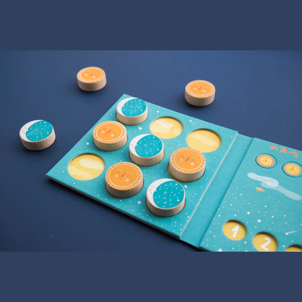 Gra kółko i krzyżyk Londji Słońce i księżyc drewniana 4+ - miniatura 2